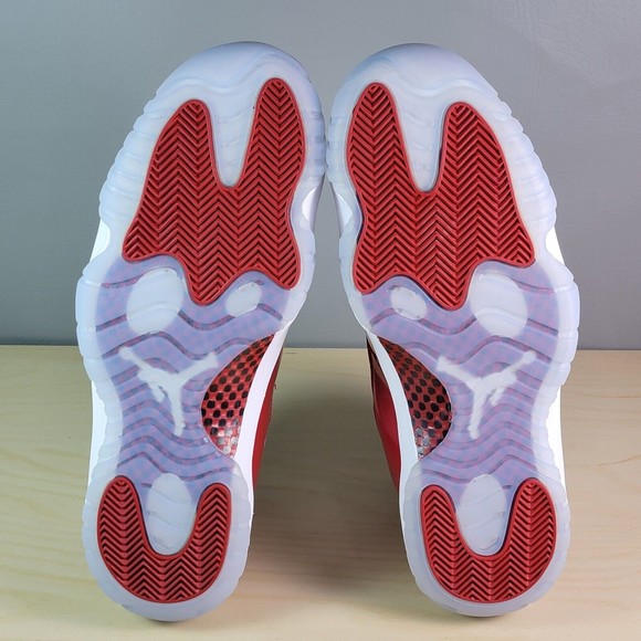 size 13 men's nike air jordan xi shoes